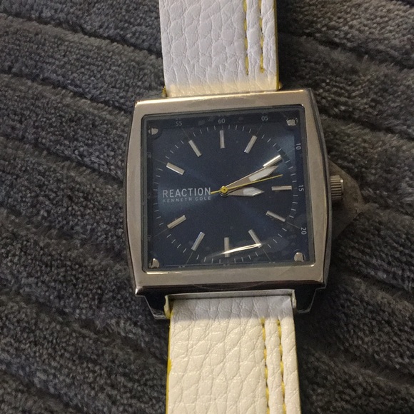 Kenneth Cole Reaction Oversized Rectangle Watch - Picture 5 of 7